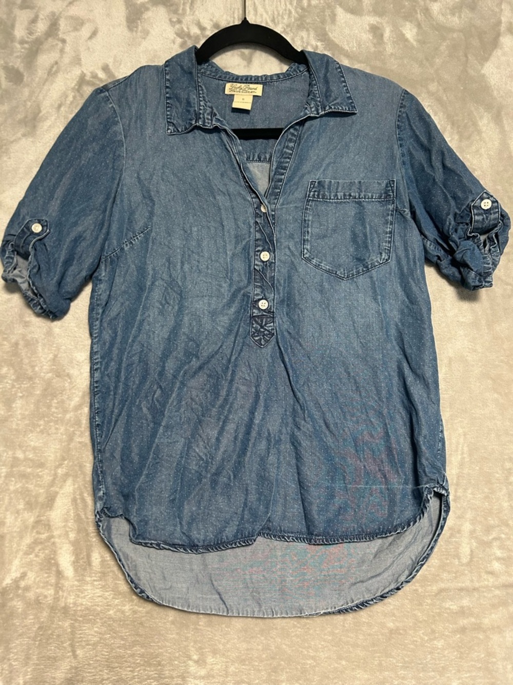 Lucky Brand Chambray Denim Roll Tab Short Sleeve Top Women’s Small Blue